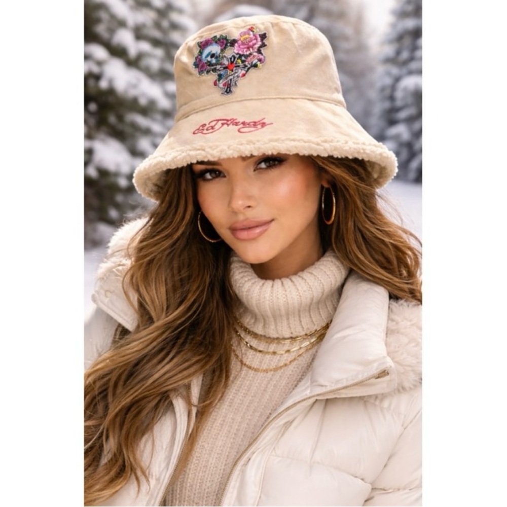NWT Ed Hardy Sherpa Bucket Hat Cream Floral Skull Cozy Winter Streetwear OS Art